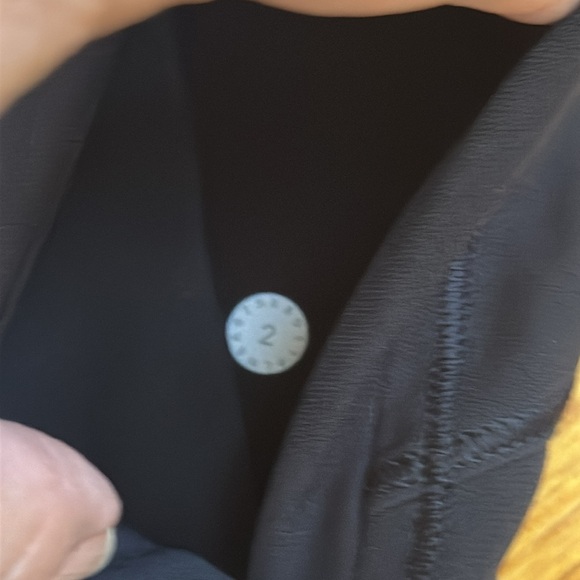 Lululemon On The Fly Skirt Woven in Black, like new! - Picture 6 of 9